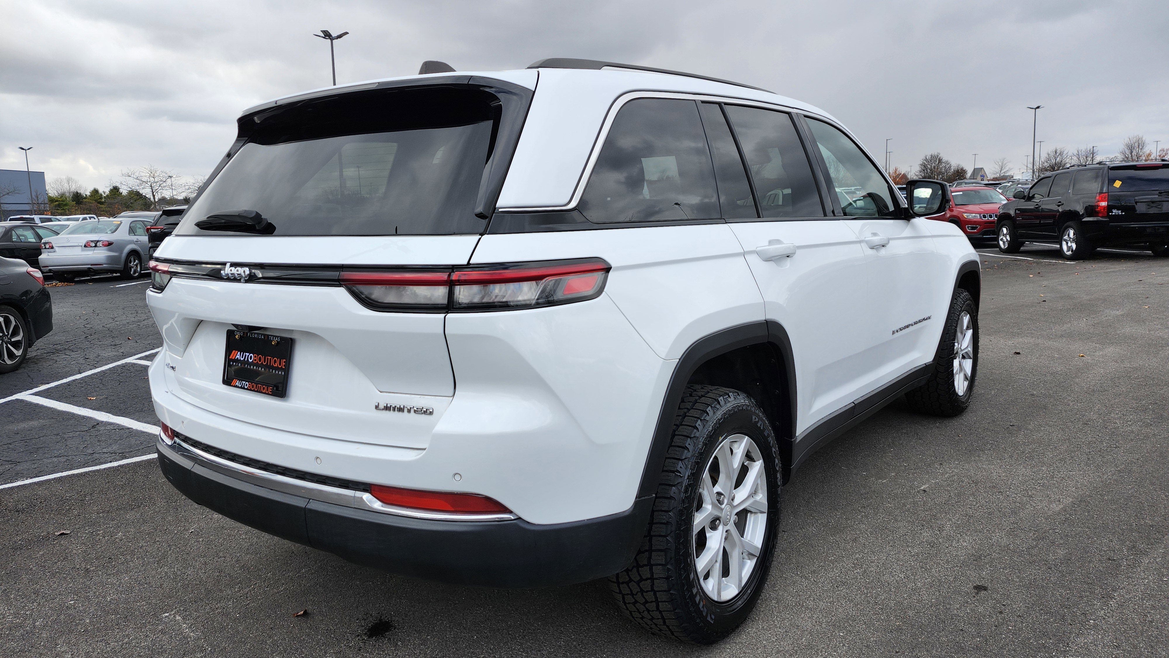 Used 2023 Jeep Grand Cherokee Limited image 18