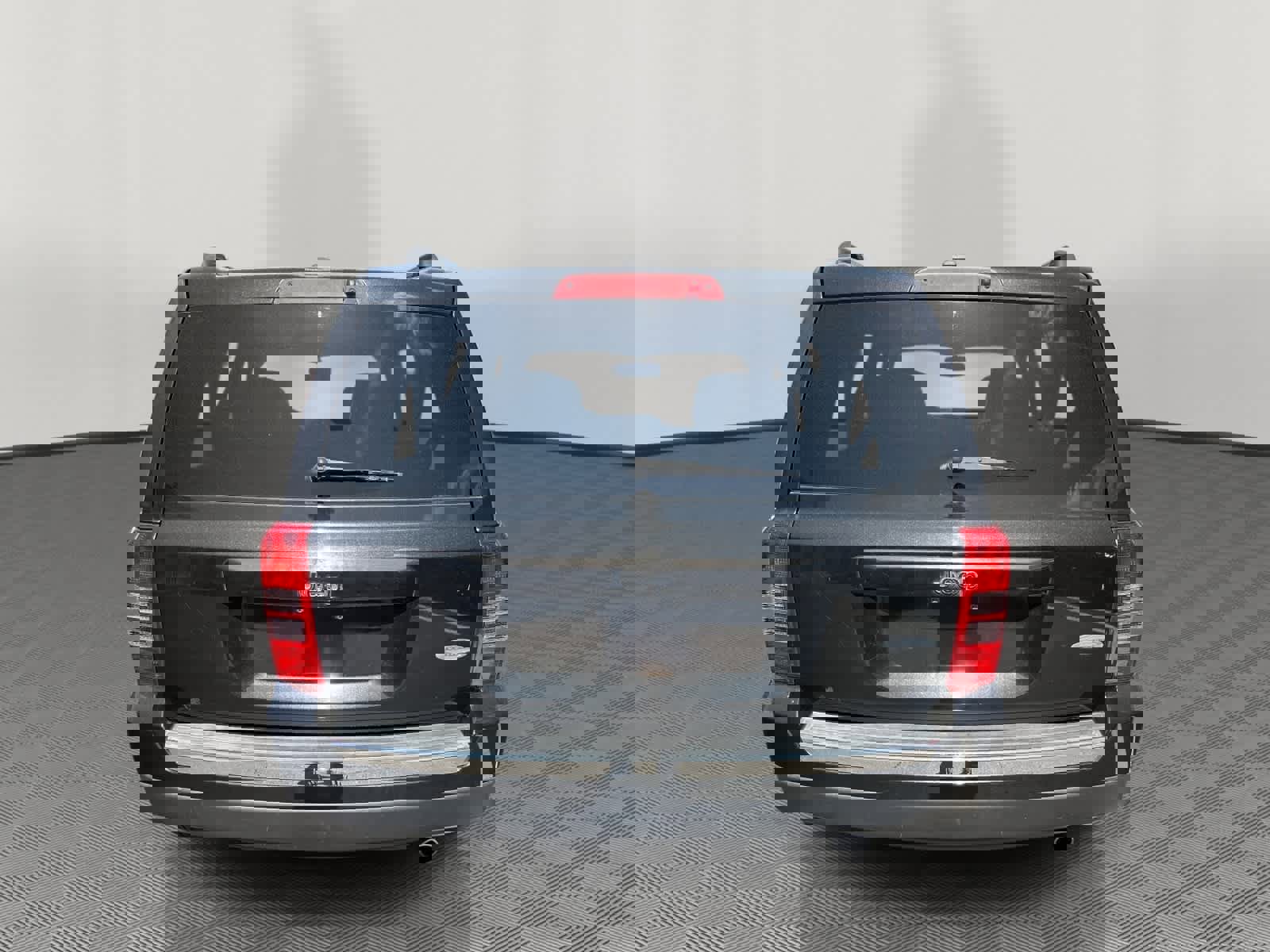 Used 2011 Jeep Patriot Latitude FWD image 9