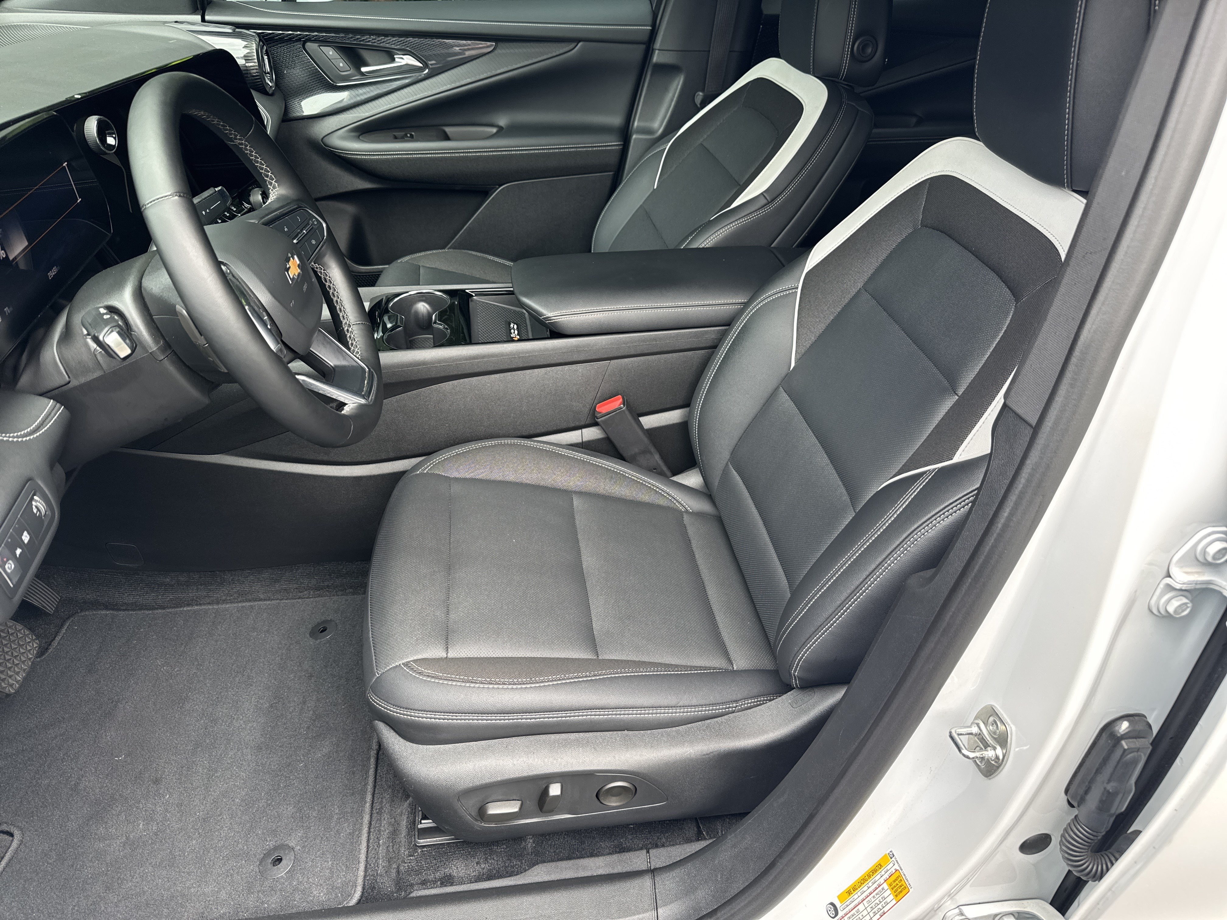 Certified 2024 Chevrolet Blazer EV LT AWD/4WD image 9