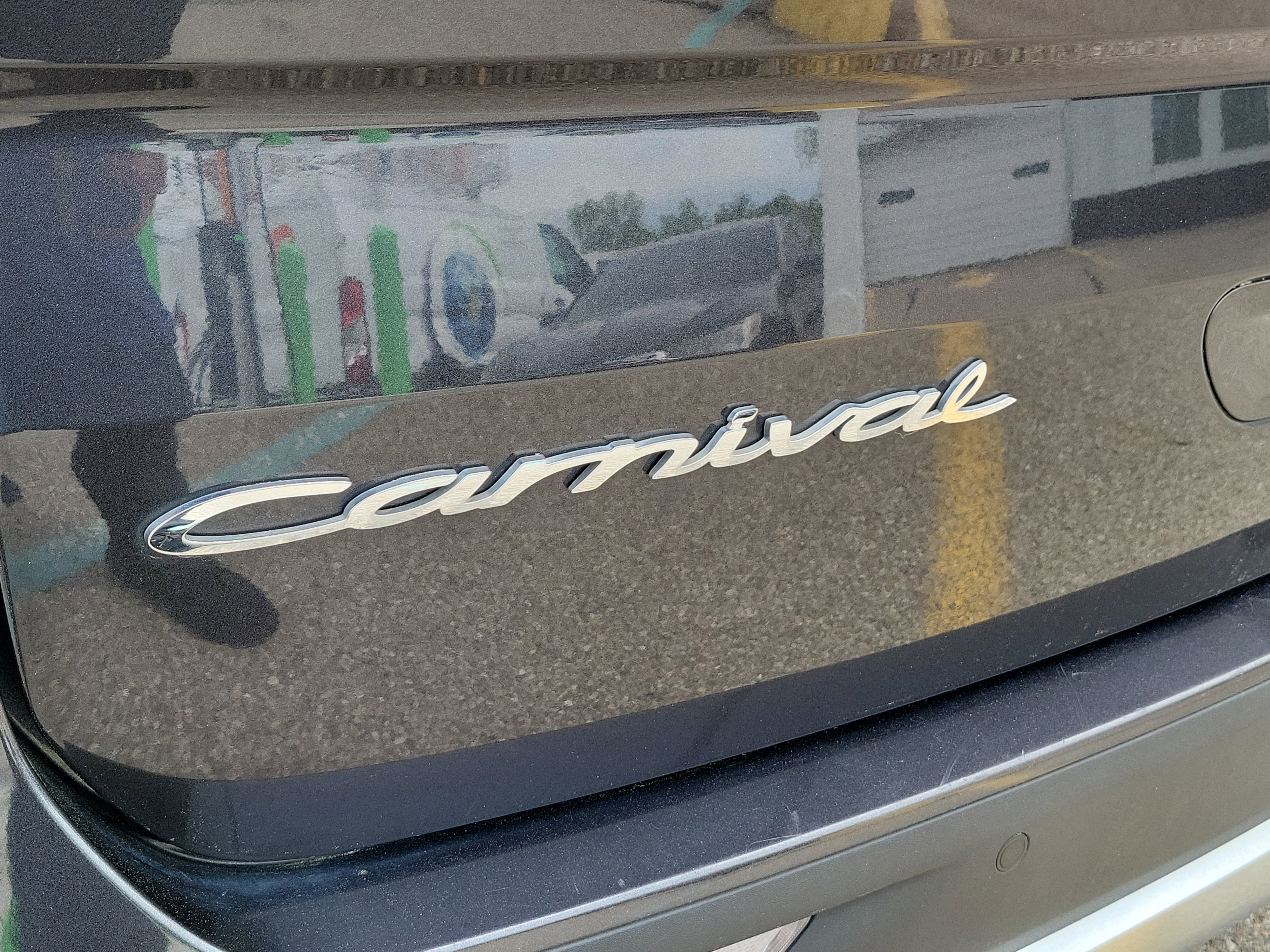 Used 2022 Kia Carnival SX FWD image 6