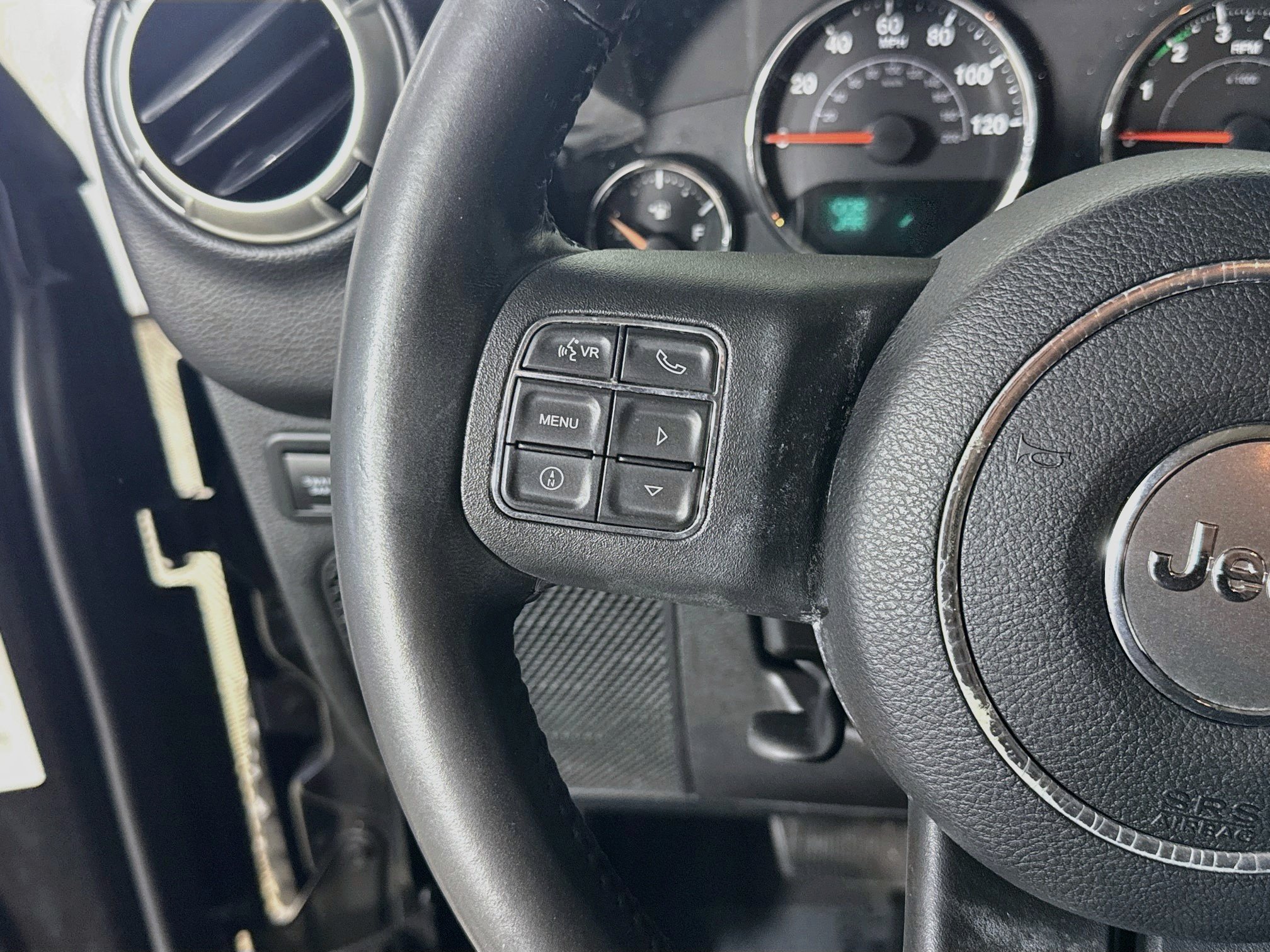 Used 2018 Jeep Wrangler Unlimited Rubicon w/ Cold Weather Group AWD/4WD image 14
