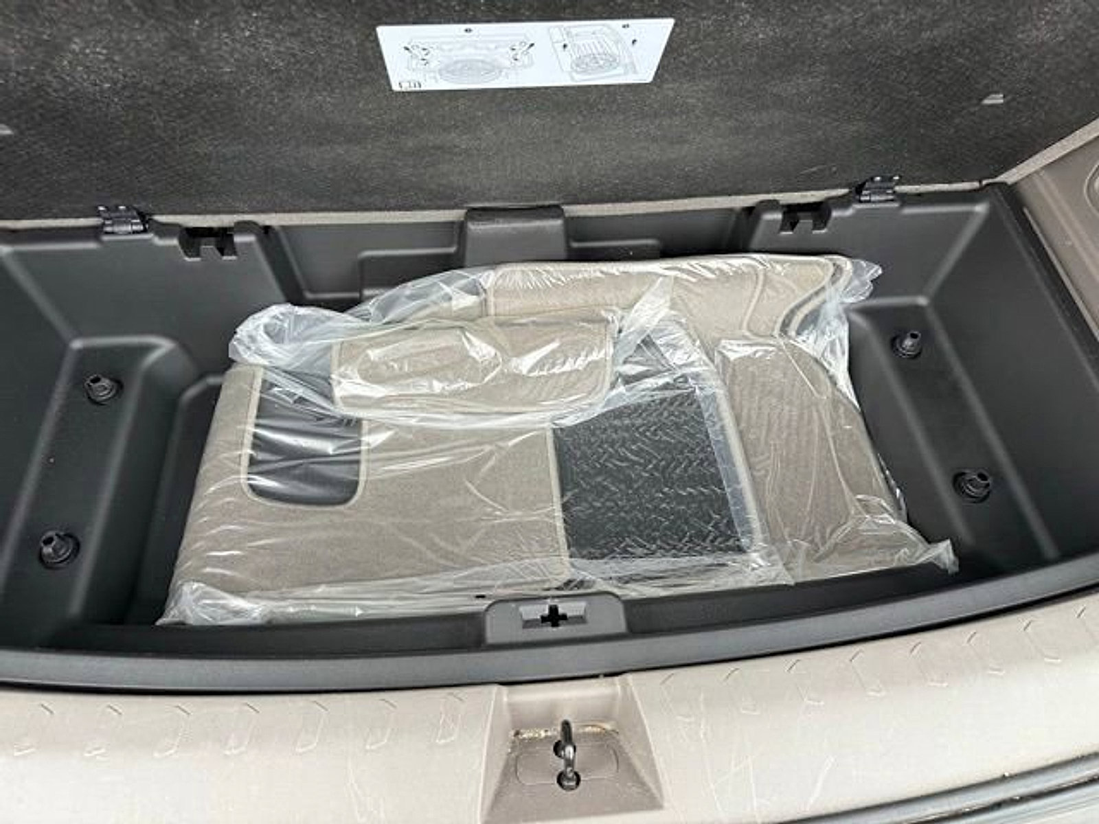 Used 2019 Chevrolet Traverse LT w/ LT Premium Package AWD/4WD image 22