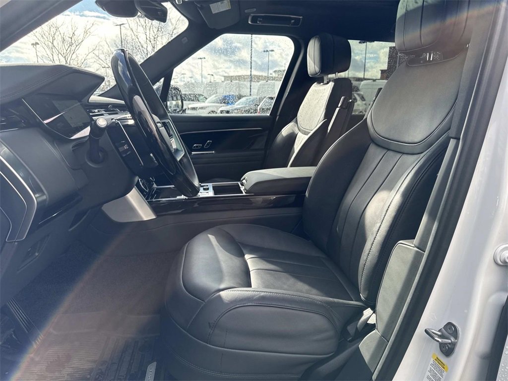 Used 2023 Land Rover Range Rover SE image 20