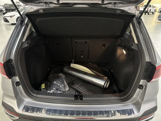 Certified 2023 Volkswagen Taos SE image 12