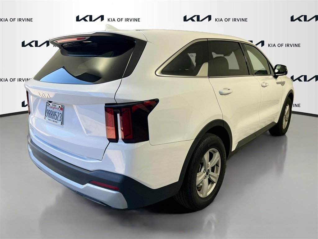 Certified 2024 Kia Sorento LX image 8
