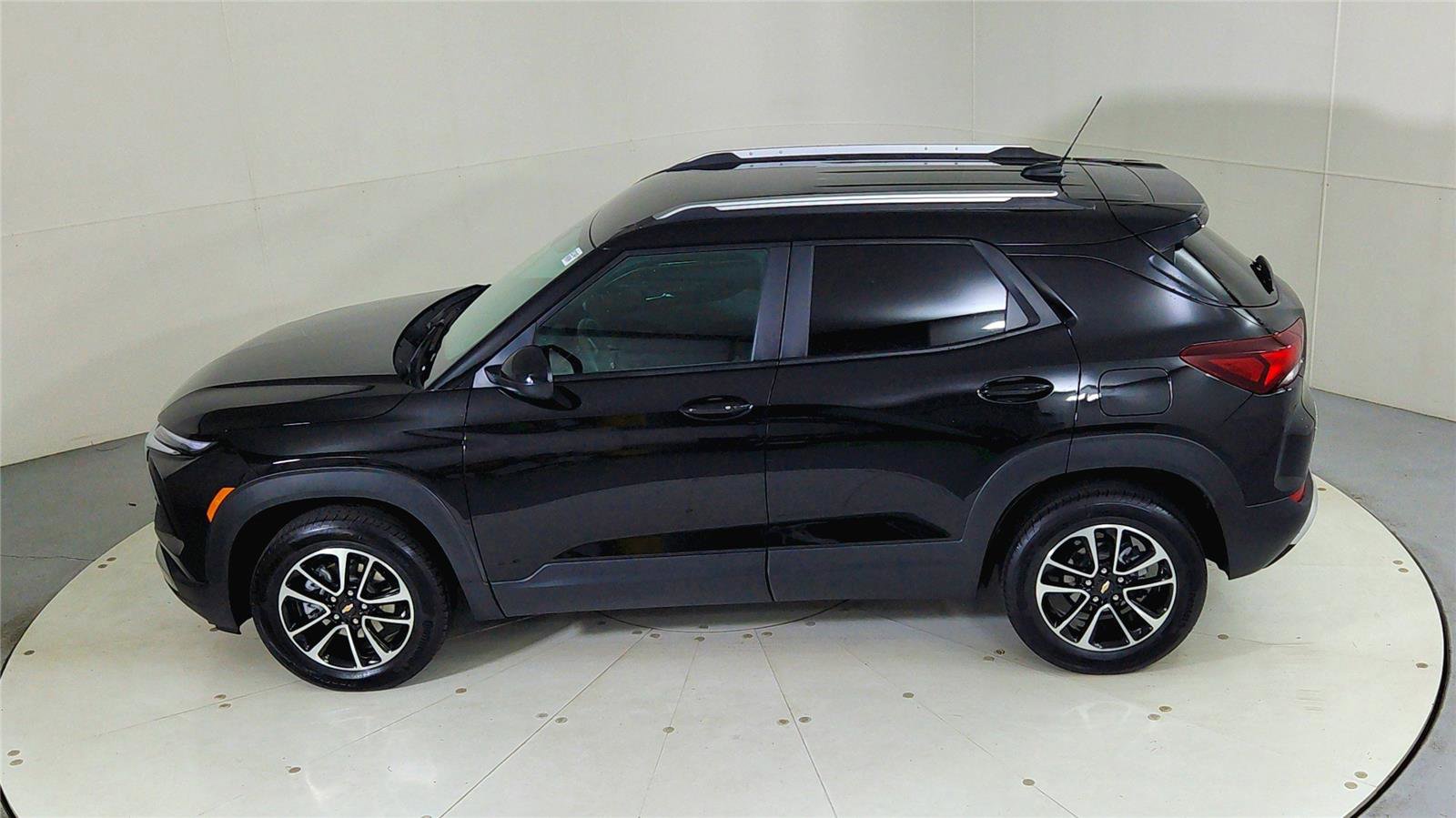 Used 2024 Chevrolet TrailBlazer LT image 16