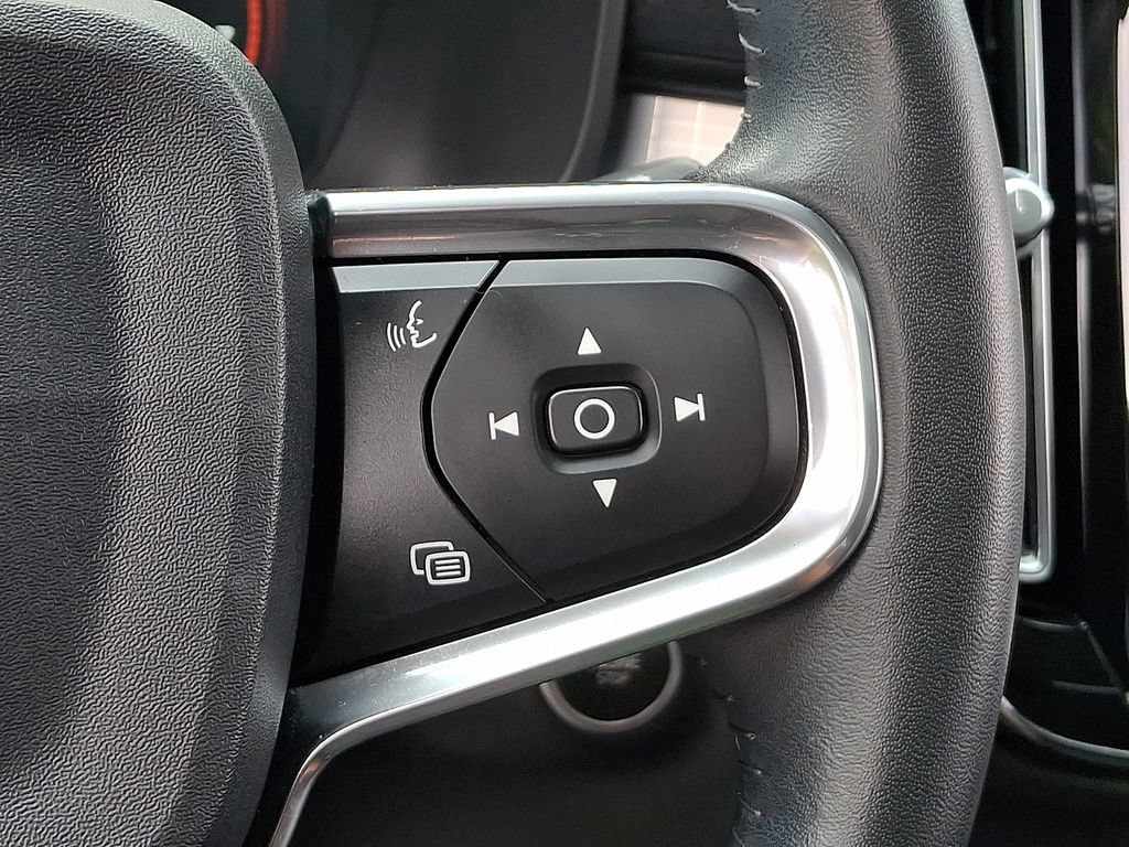 Used 2019 Volvo XC40 T5 Momentum AWD/4WD image 24