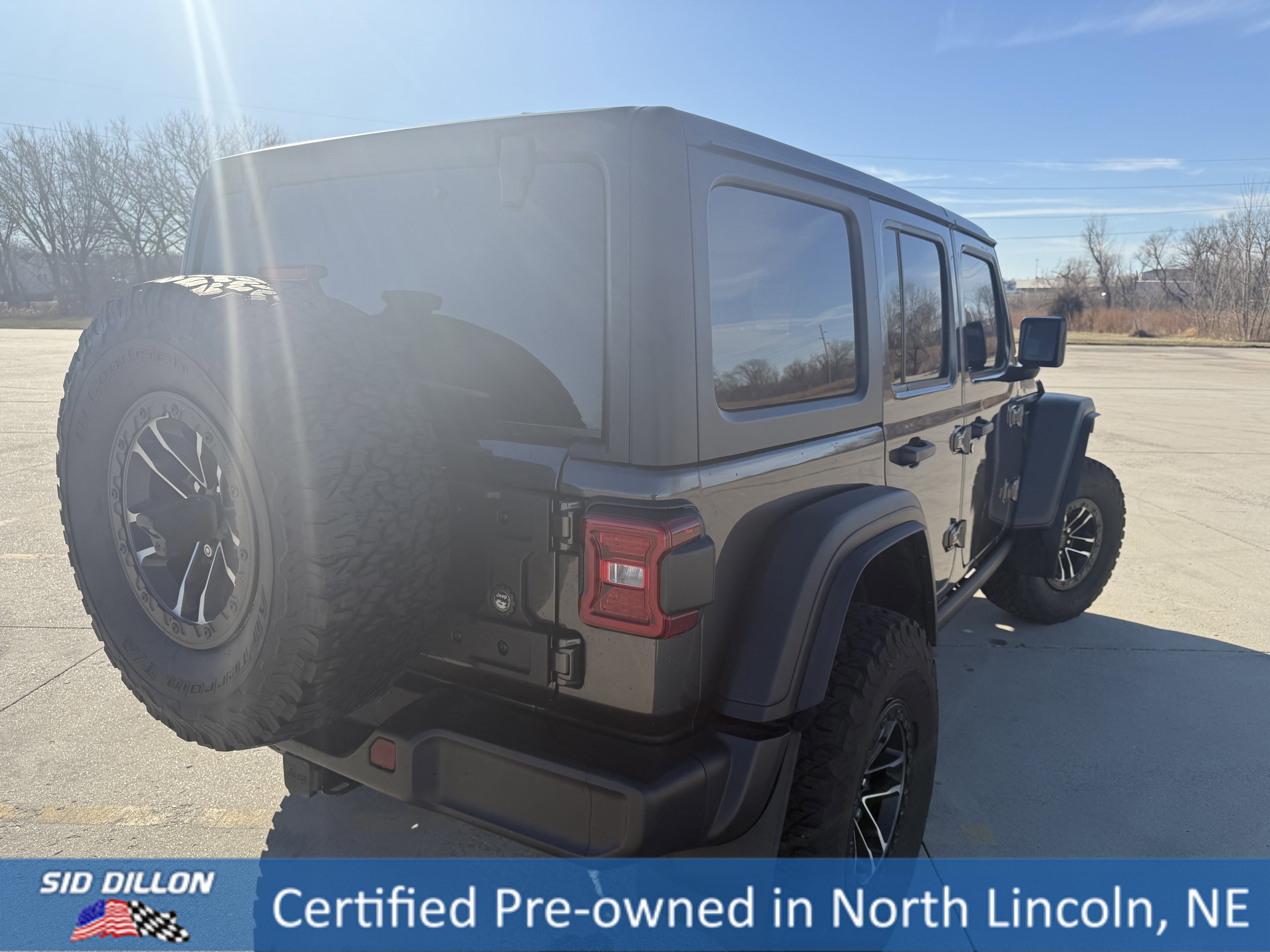 Used 2025 Jeep Wrangler Unlimited Rubicon w/ XTREMEE 35" Tire Package image 8