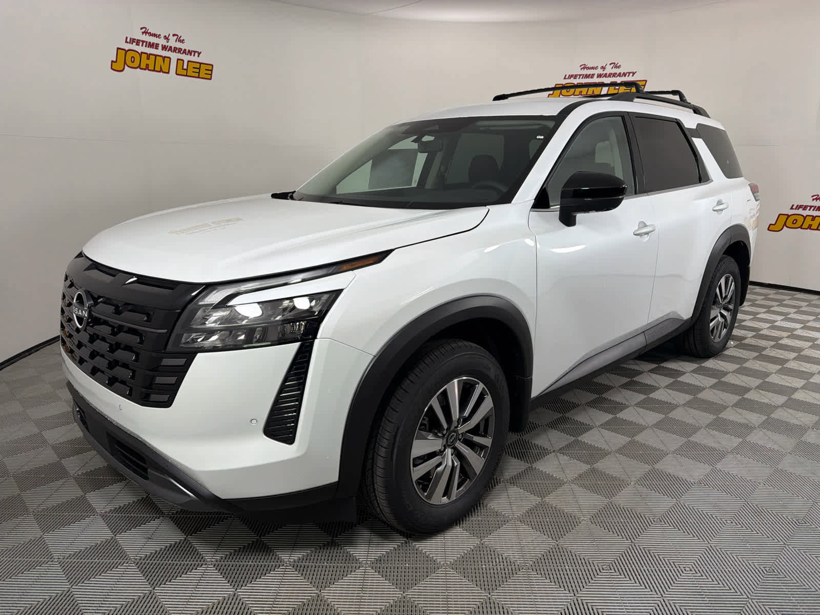 New 2026 Nissan Pathfinder SL image 1