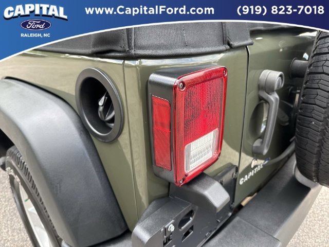 Used 2015 Jeep Wrangler Unlimited Sport w/ Quick Order Package 24S AWD/4WD image 15