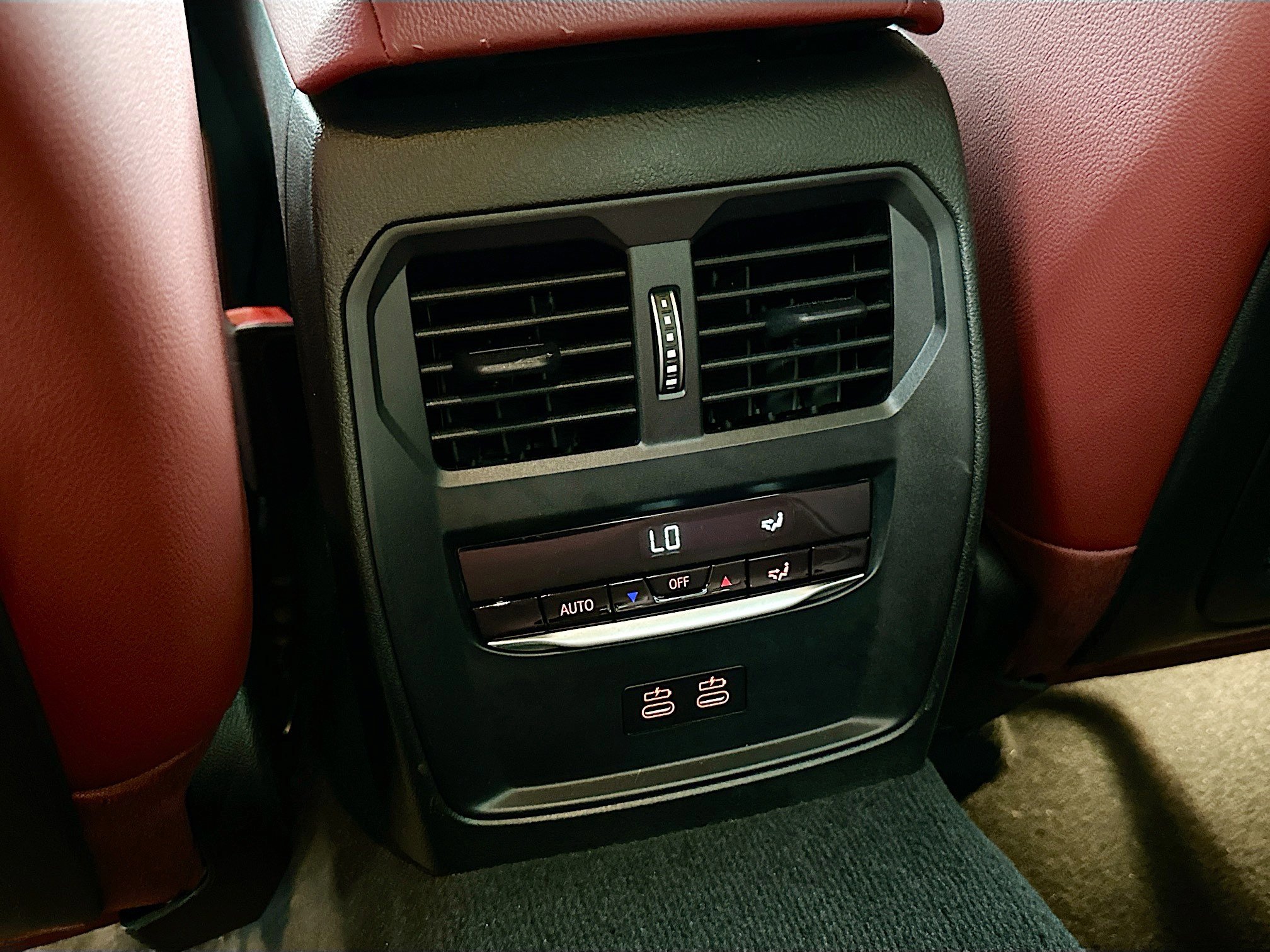 Used 2023 BMW 330e 330e w/ Premium Package image 27