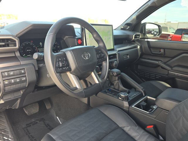 Used 2025 Toyota 4Runner TRD Off-Road Premium AWD/4WD image 30