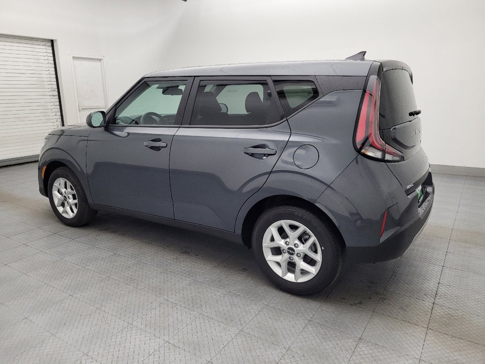 Used 2025 Kia Soul LX w/ LX Technology Package image 3