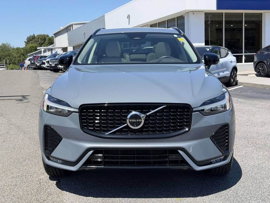 Used 2024 Volvo XC60 B5 Plus w/ Protection Package Premier AWD/4WD image 24