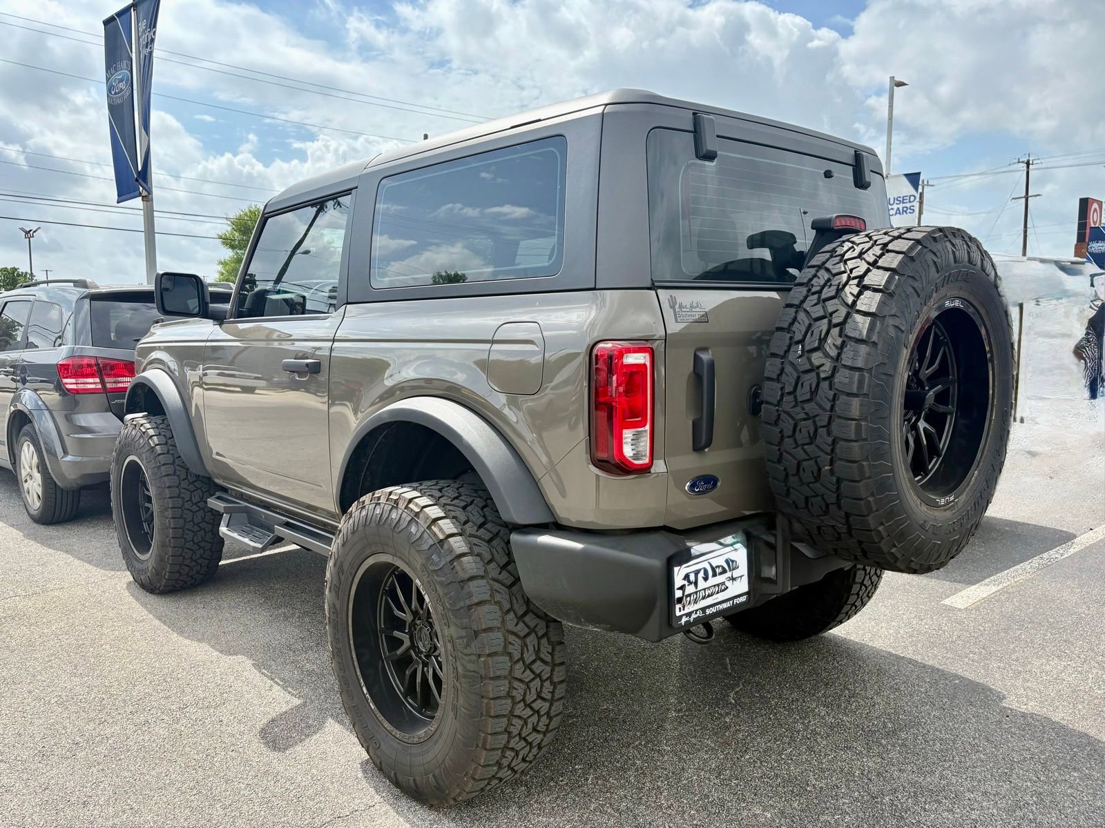 Used 2025 Ford Bronco 2-Door AWD/4WD image 5
