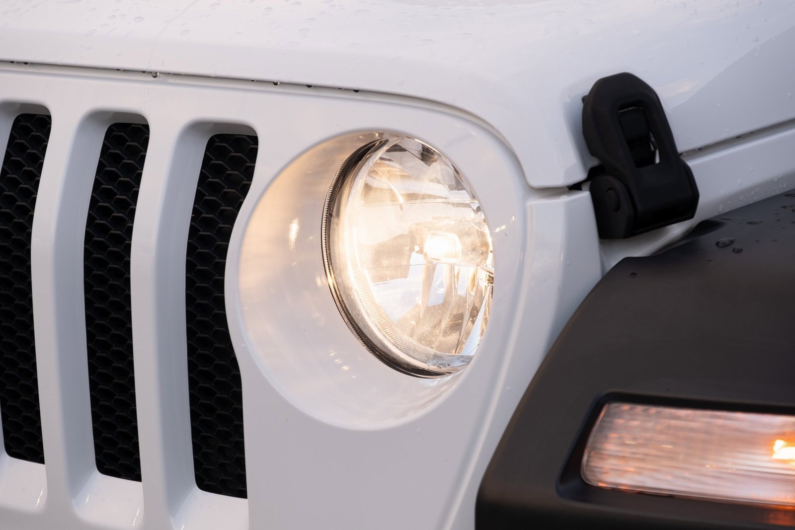 Used 2018 Jeep Wrangler Sport image 17