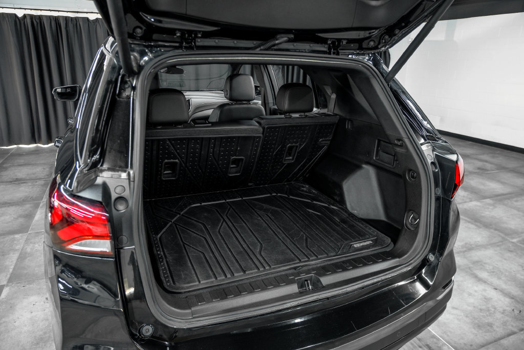 Used 2022 Chevrolet Equinox RS w/ Infotainment Package FWD image 50