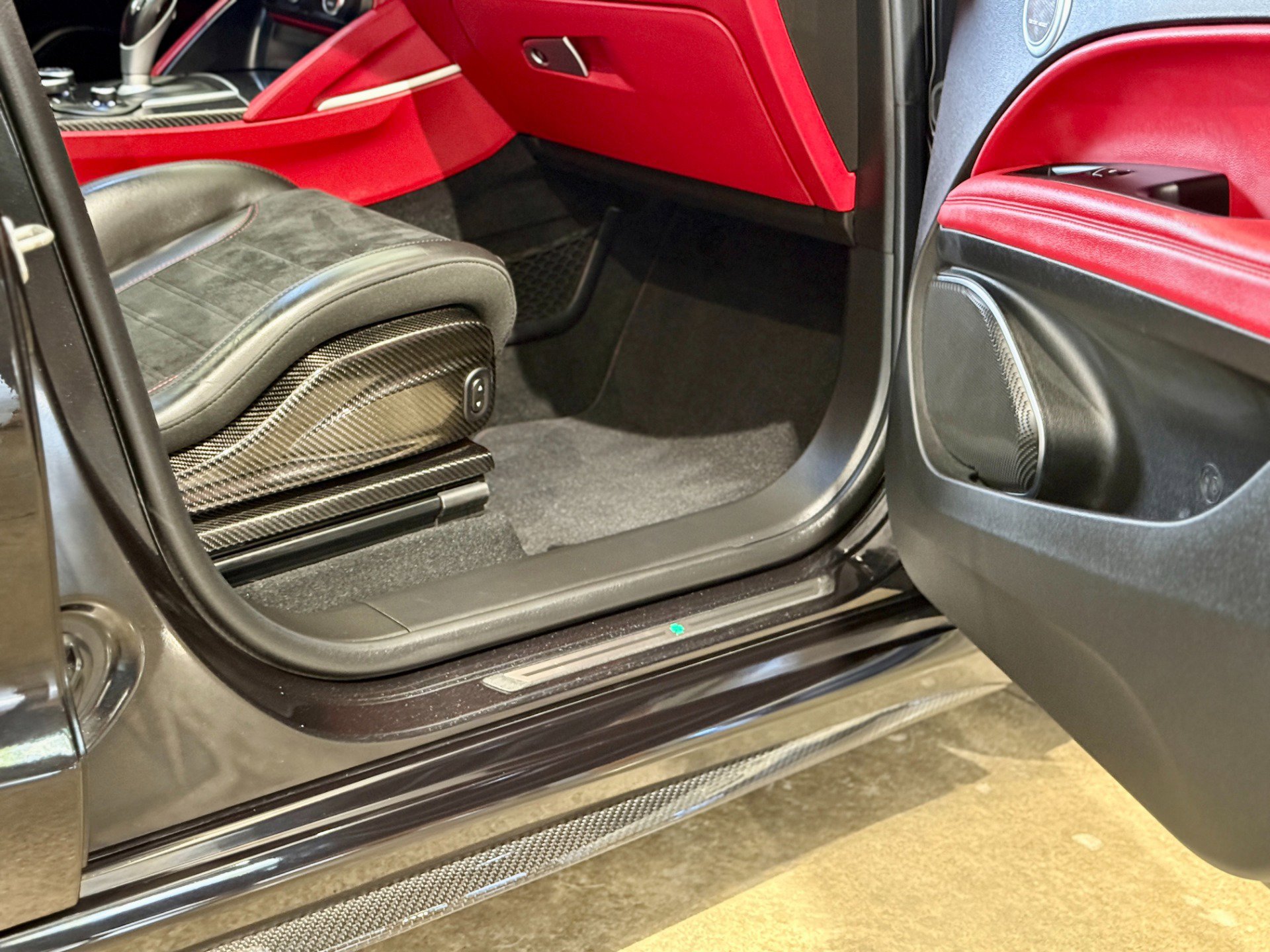 Used 2018 Alfa Romeo Stelvio Quadrifoglio w/ Driver Assist Dynamic Package AWD/4WD image 58