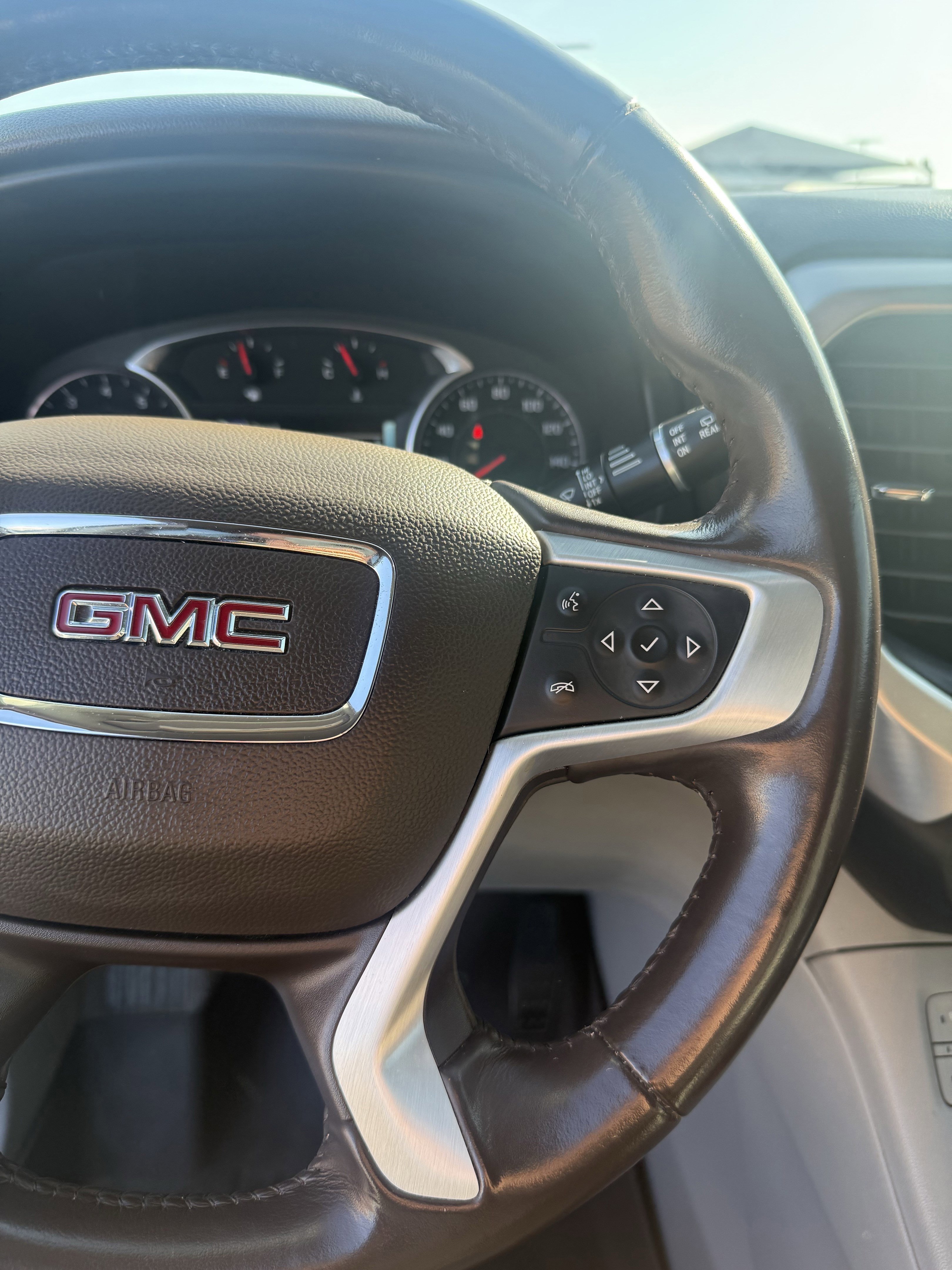Used 2019 GMC Acadia SLT image 27