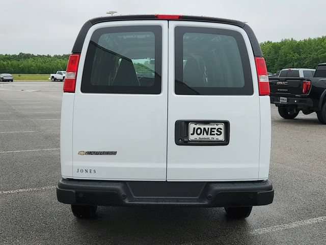 New 2026 Chevrolet Express 3500 RWD image 6