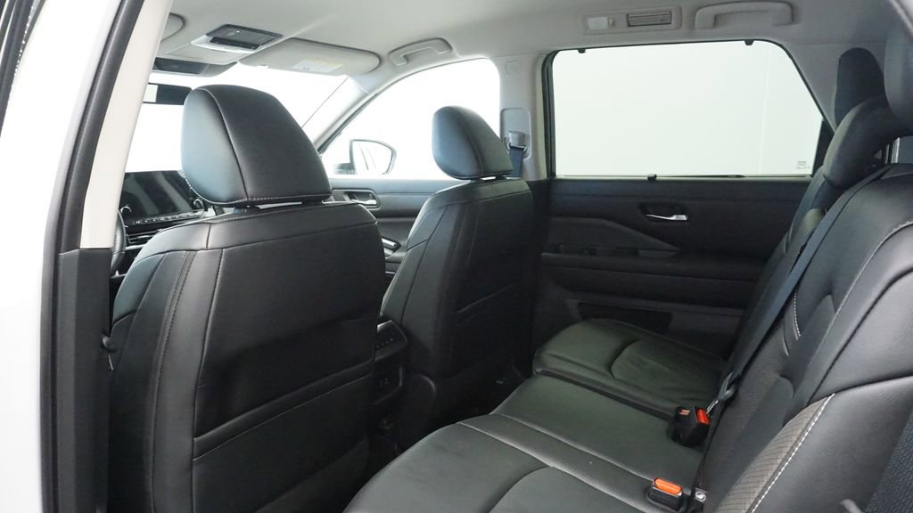 Used 2023 Nissan Pathfinder SL image 26