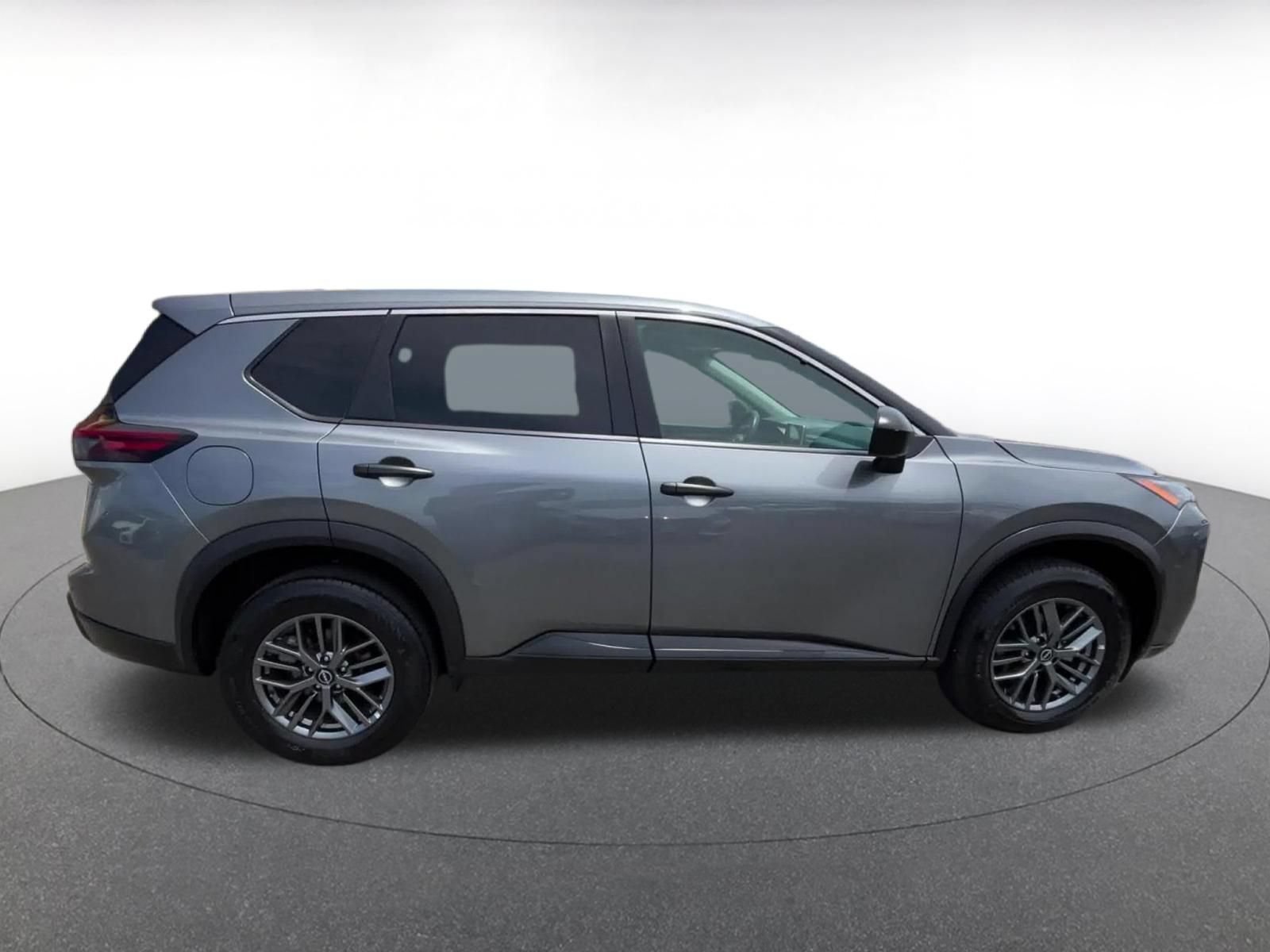 Used 2024 Nissan Rogue S AWD/4WD image 15