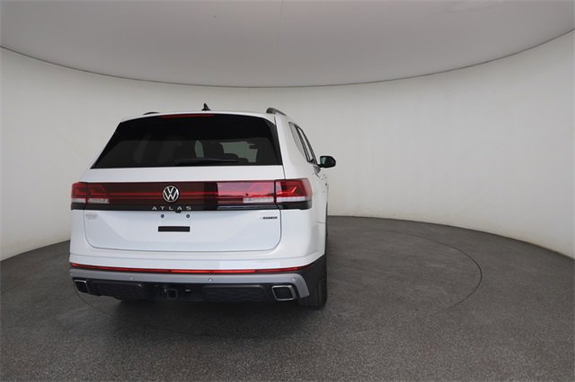 Used 2025 Volkswagen Atlas Peak Edition SE image 16