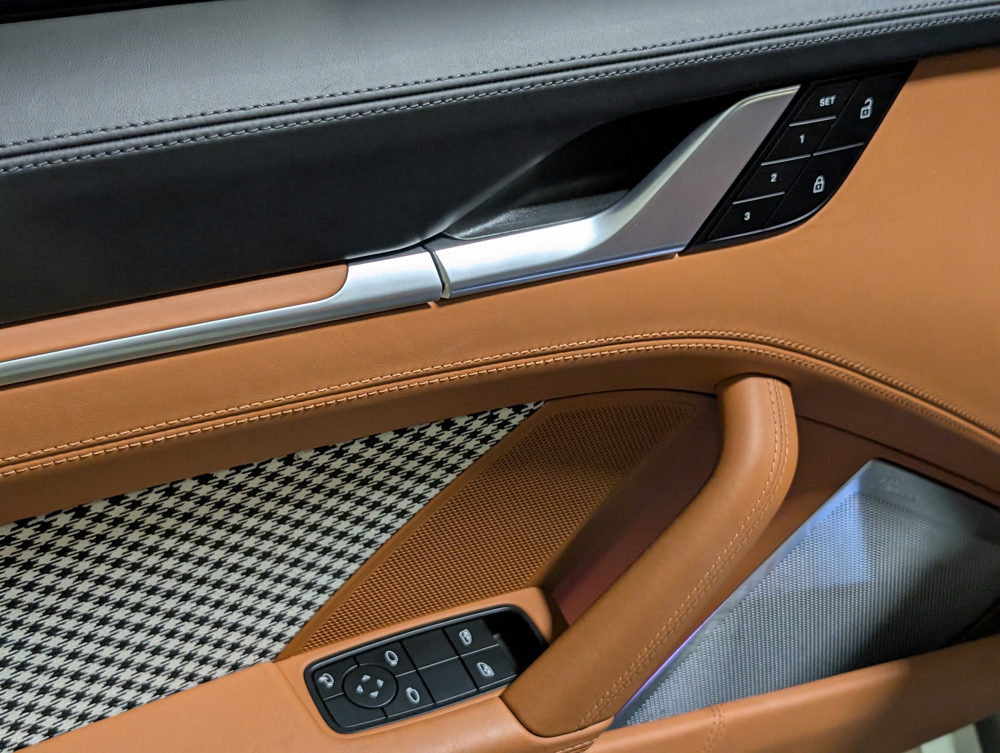 Certified 2023 Porsche 911 Sport Classic RWD image 26