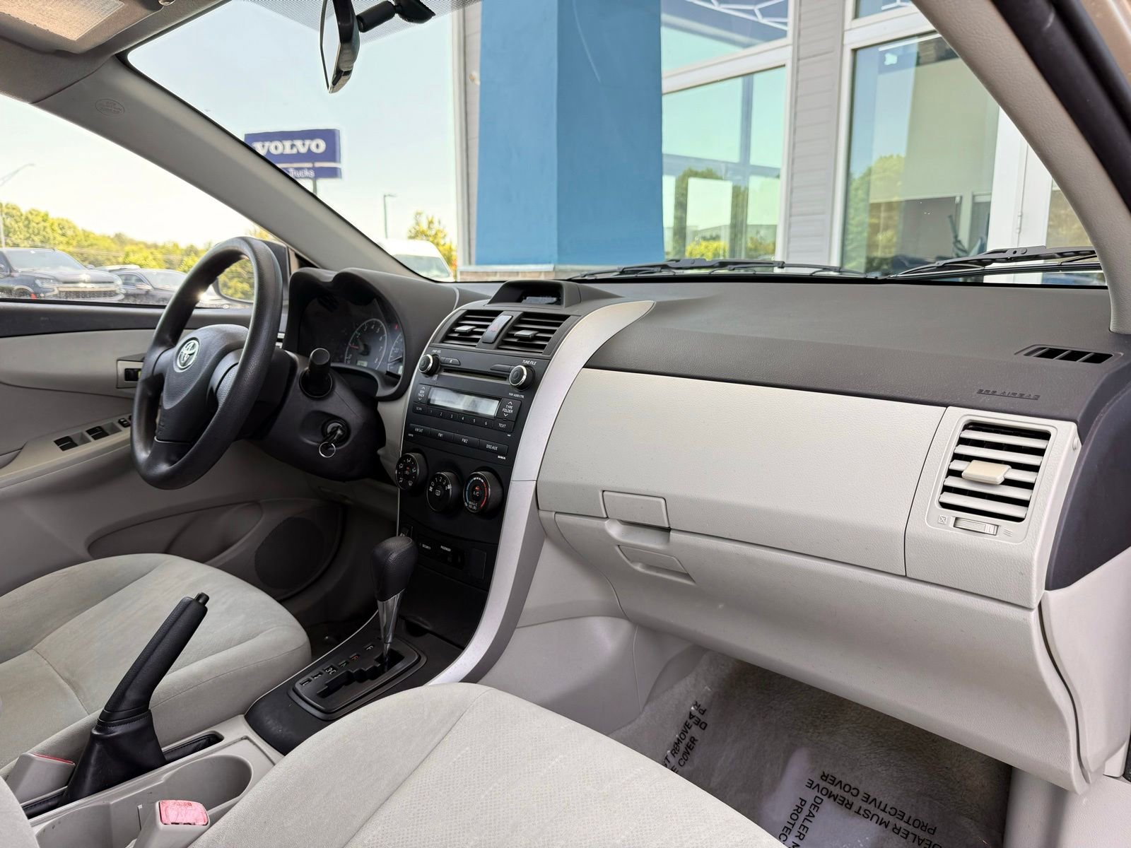 Used 2013 Toyota Corolla L FWD image 21
