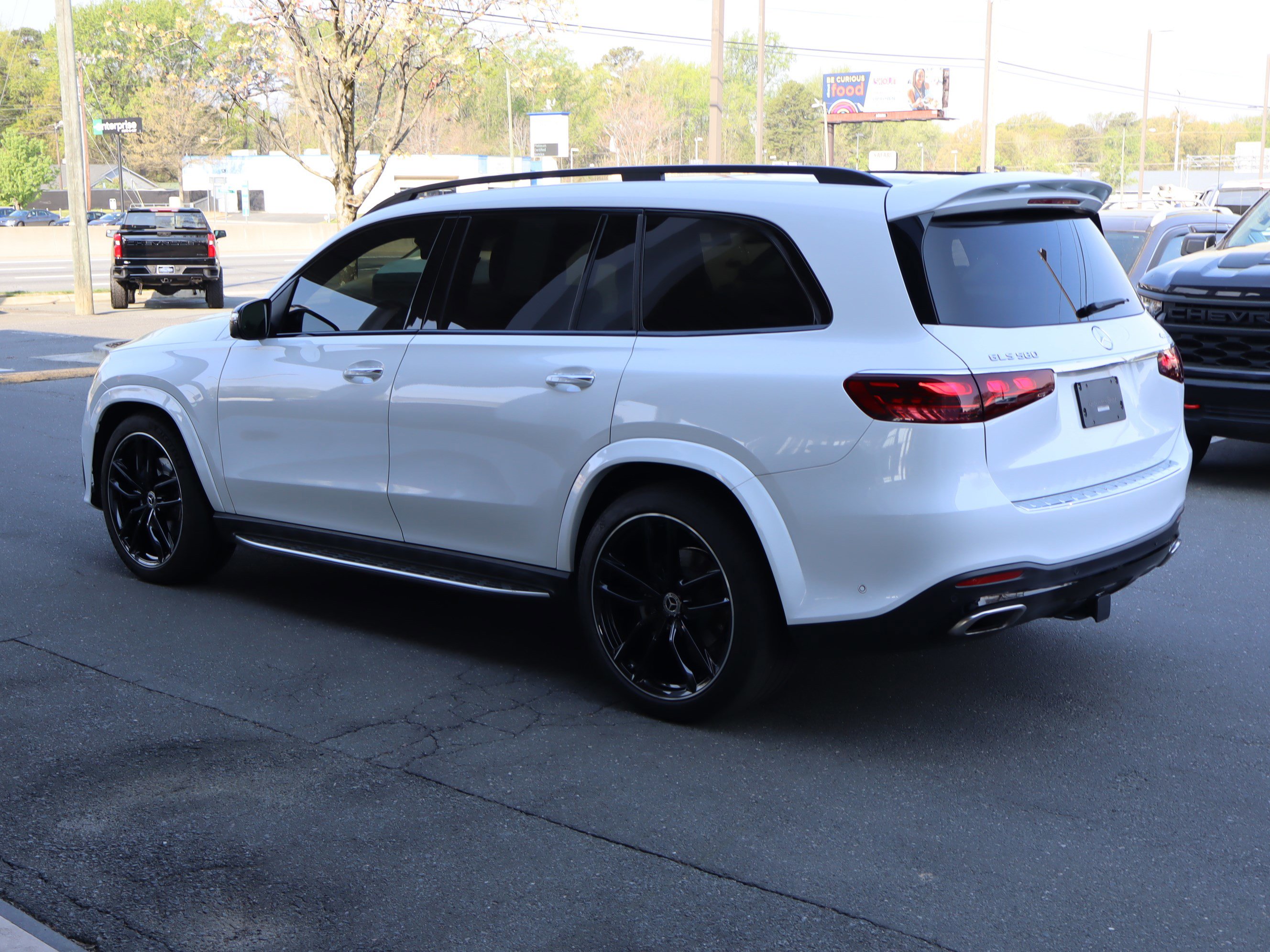 Used 2024 Mercedes-Benz GLS 580 4MATIC image 8