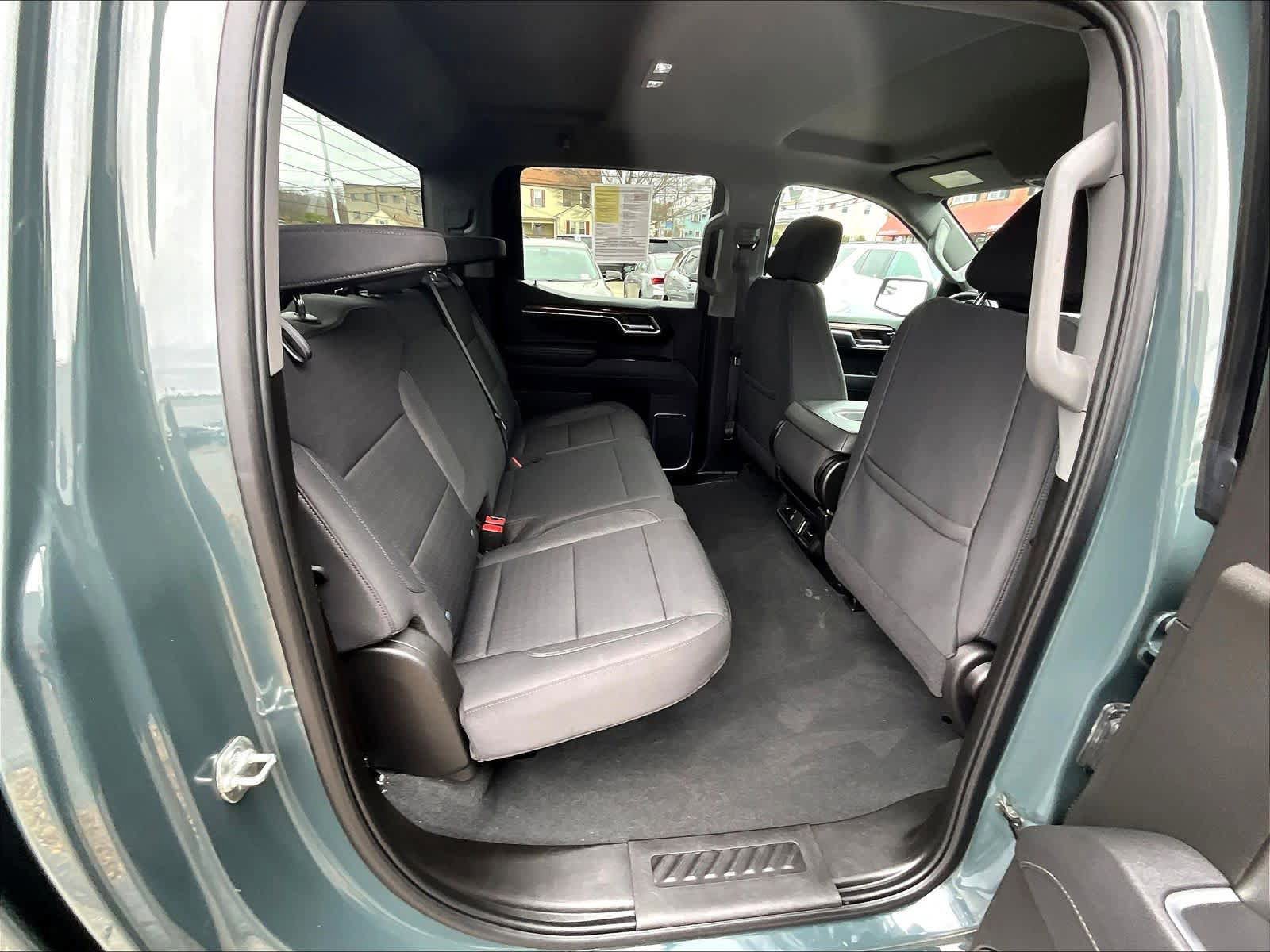 Used 2025 Chevrolet Silverado 1500 LT image 16
