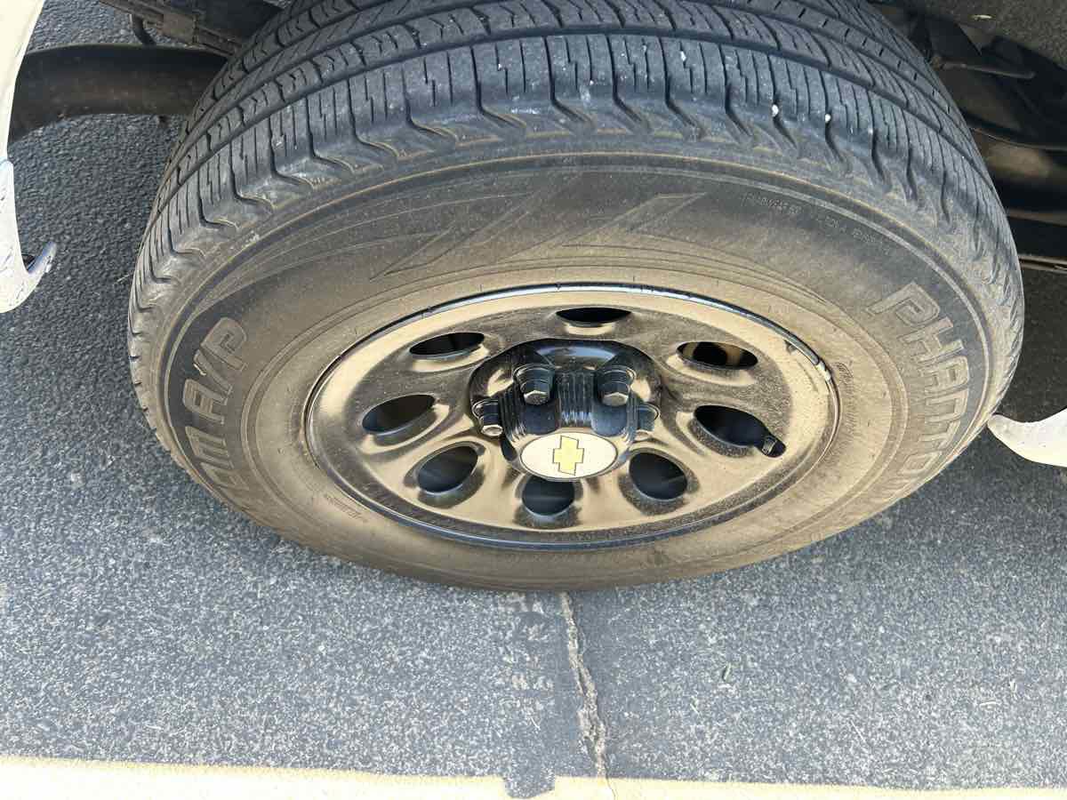 Used 2013 Chevrolet Express 1500 w/ Power Package image 25