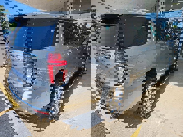 Used 2023 Chevrolet Suburban Premier AWD/4WD image 16