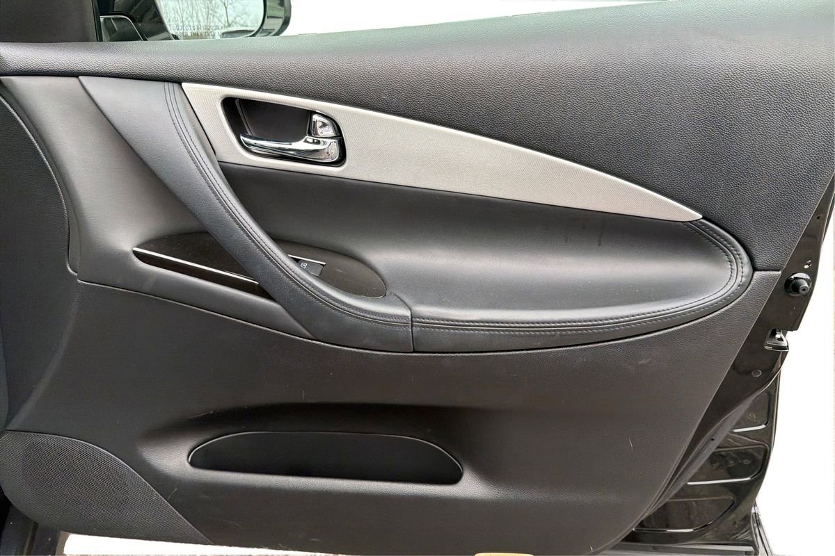 Used 2017 INFINITI QX50 AWD image 23