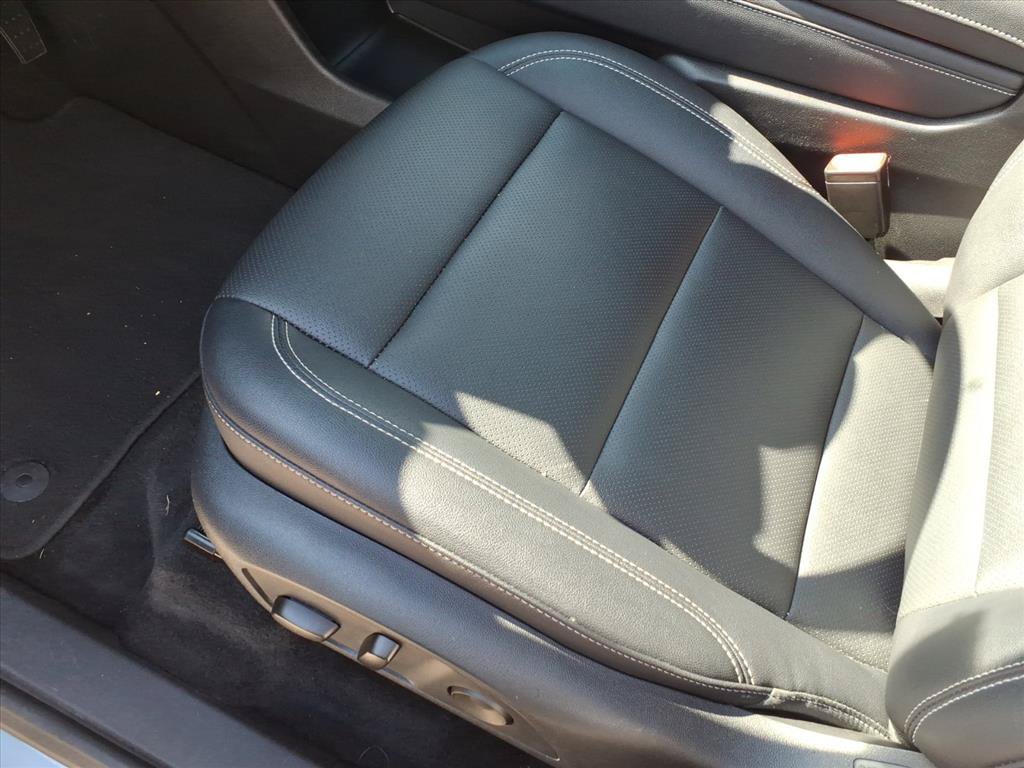 Used 2025 Chevrolet Traverse LT FWD image 21