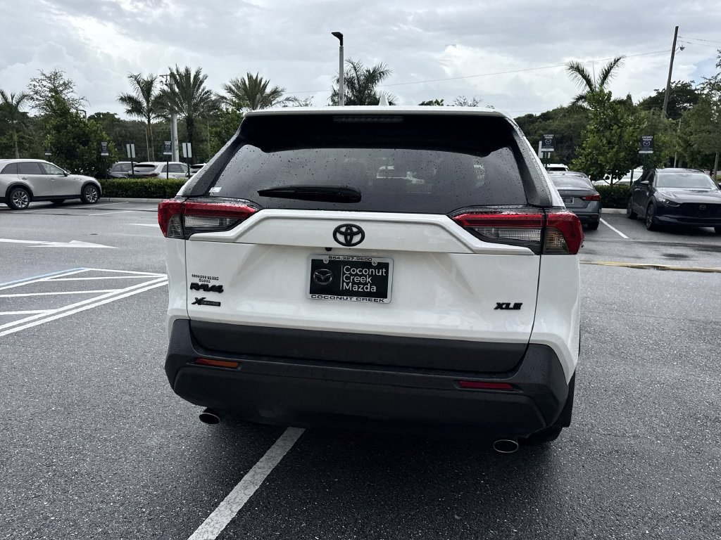 Used 2024 Toyota RAV4 XLE FWD image 25