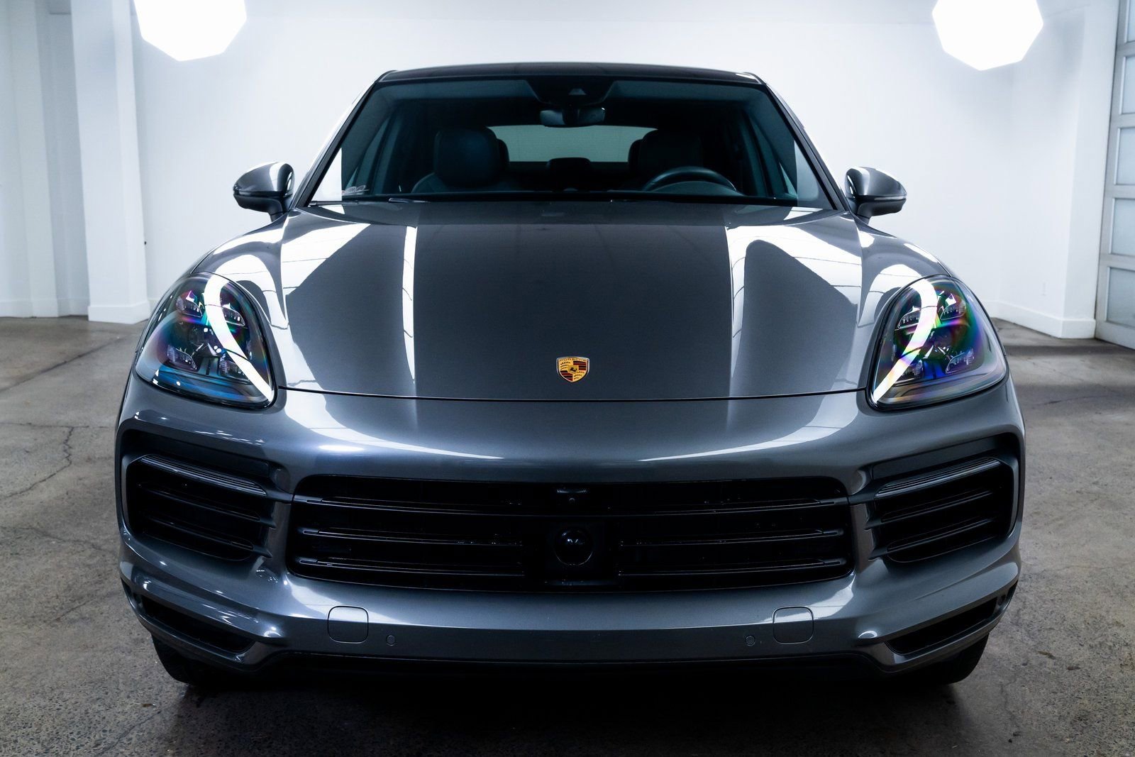 Used 2022 Porsche Cayenne Coupe image 2