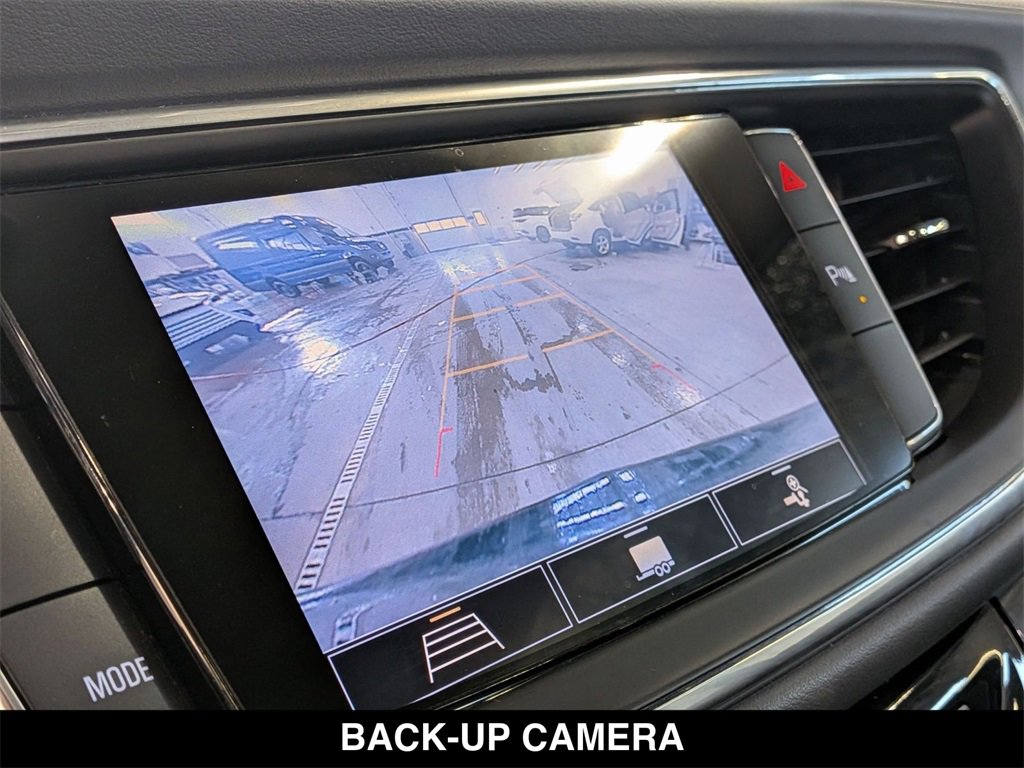Used 2020 Buick Enclave Essence w/ Sound and Sites Package image 22