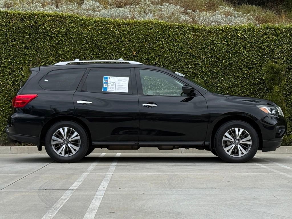 Used 2017 Nissan Pathfinder SL FWD image 11