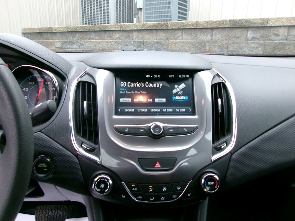 Used 2018 Chevrolet Cruze LT w/ Convenience Package image 15