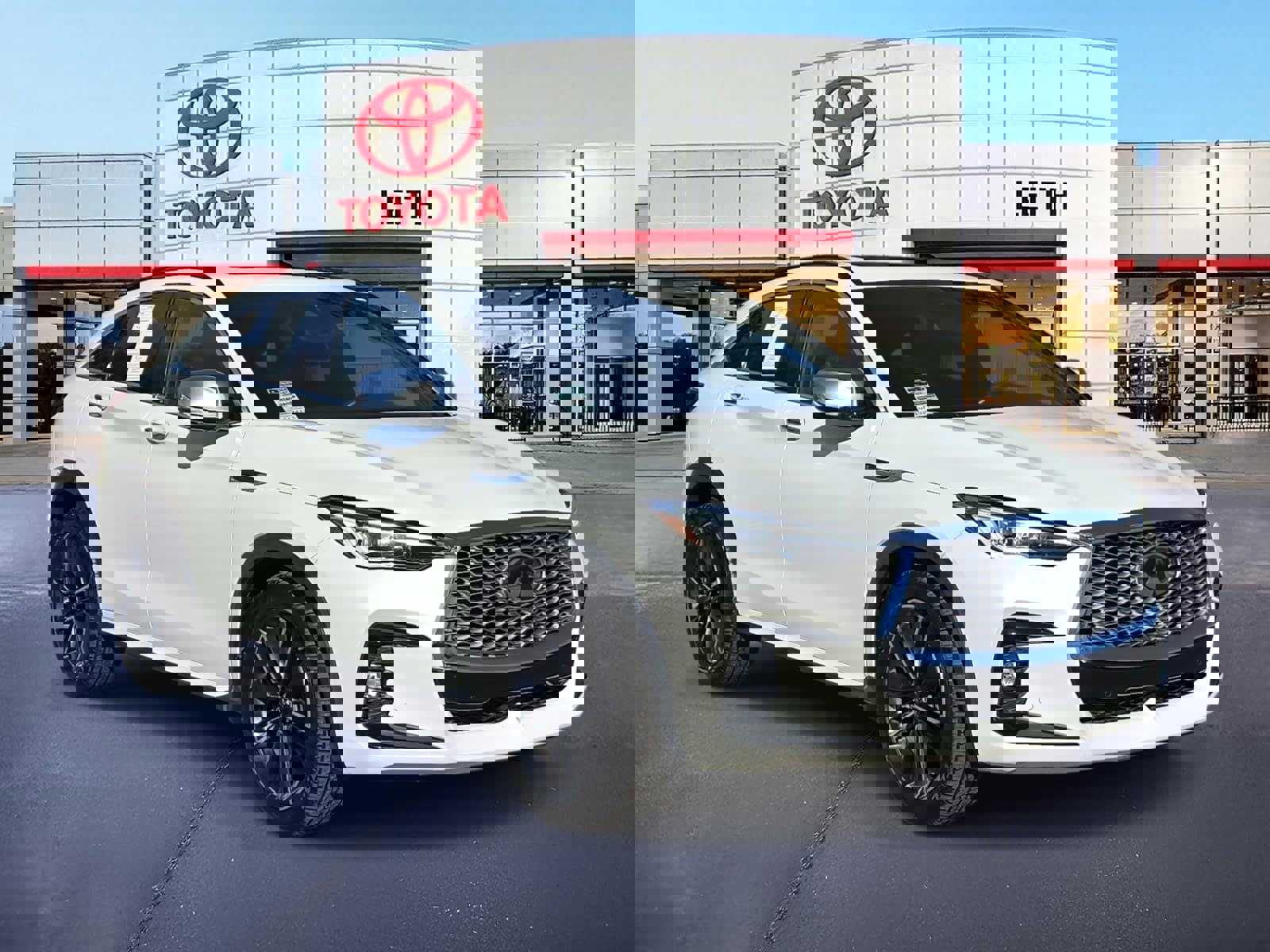 Used 2022 INFINITI QX55 Essential w/ Proassist Package image 3