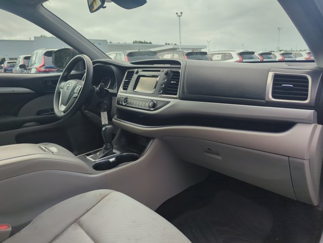 Used 2019 Toyota Highlander LE FWD image 27