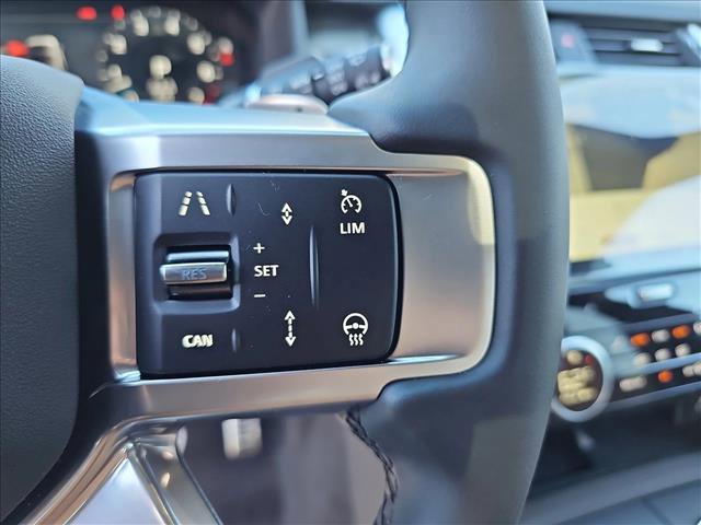 Used 2025 Land Rover Discovery Dynamic SE AWD/4WD image 18