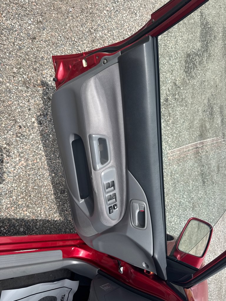 Used 2005 Mitsubishi Lancer ES FWD image 23
