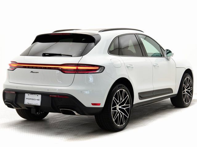Certified 2025 Porsche Macan image 36
