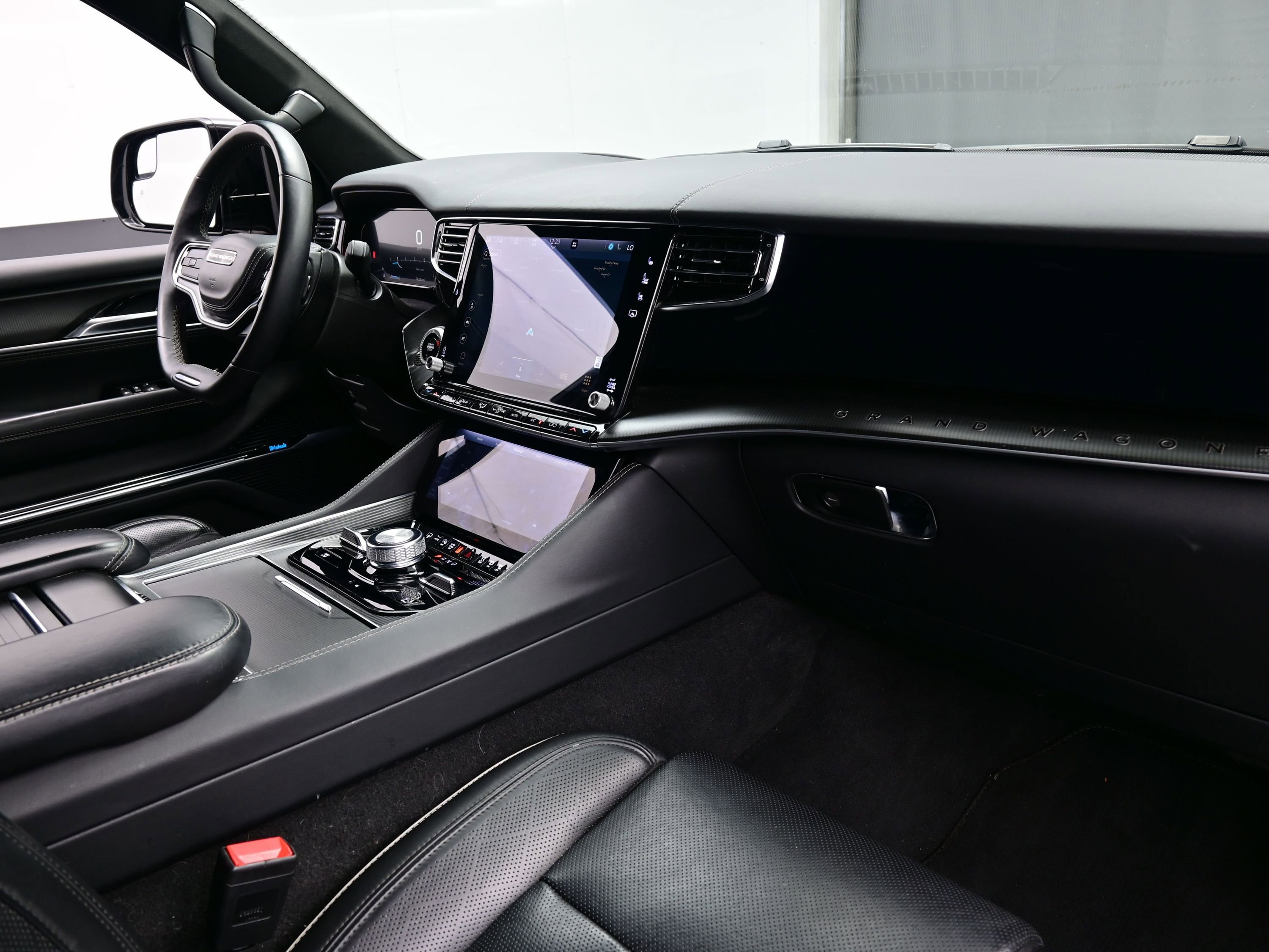 Used 2024 Jeep Grand Wagoneer L Series II w/ Quick Order Packagew 28T image 16