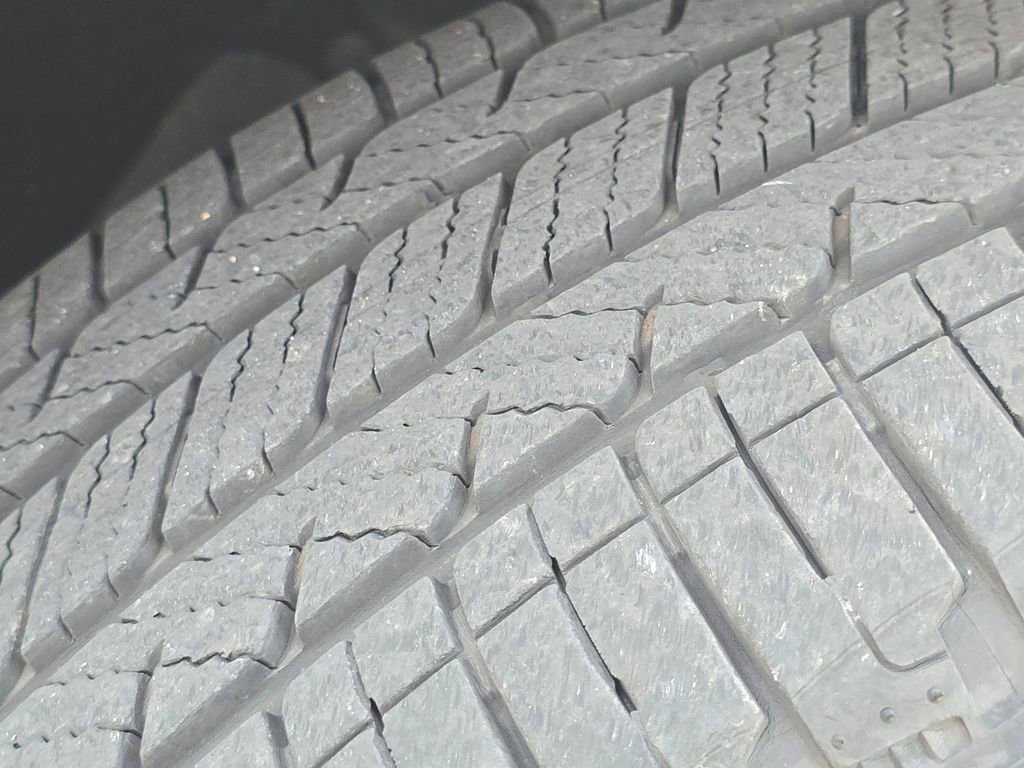 Used 2023 Acura MDX SH-AWD w/ Advance Package image 11