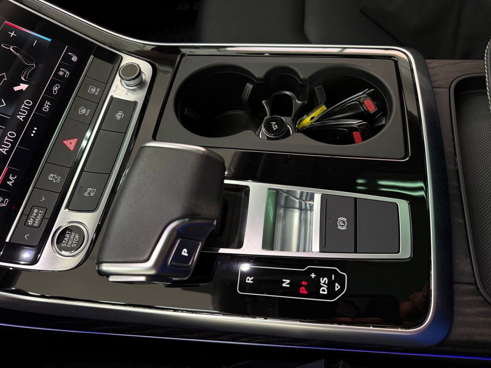 Used 2022 Audi Q8 Premium Plus w/ Premium Plus Package AWD/4WD image 16