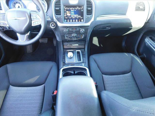 Used 2021 Chrysler 300 Touring w/ Driver Convenience Group RWD image 23
