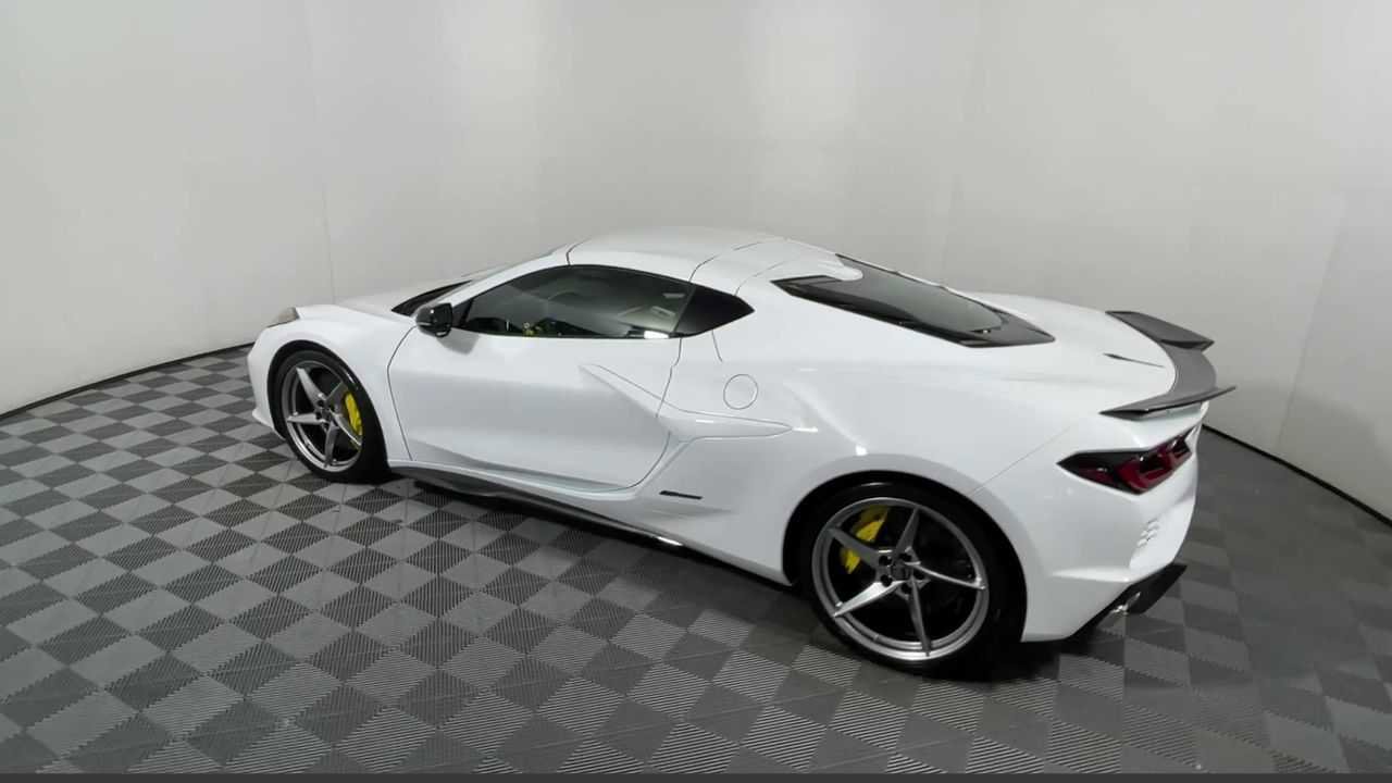 New 2025 Chevrolet Corvette E-Ray w/ ZER Performance Package AWD/4WD image 12